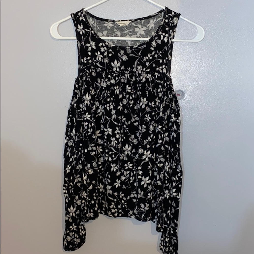 Black/white floral longsleeve cold shoulder shirt